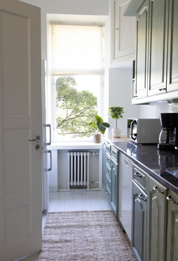 2ndhomes City Center 2br By The Finnish National Theatre With Balcony And Park View *