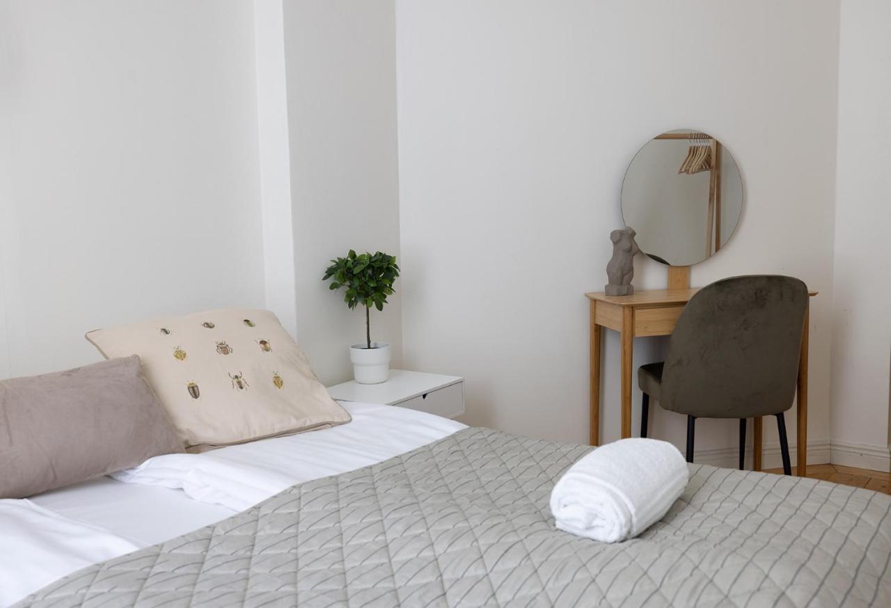 2ndhomes City Center 2br By The Finnish National Theatre With Balcony And Park View Apartment