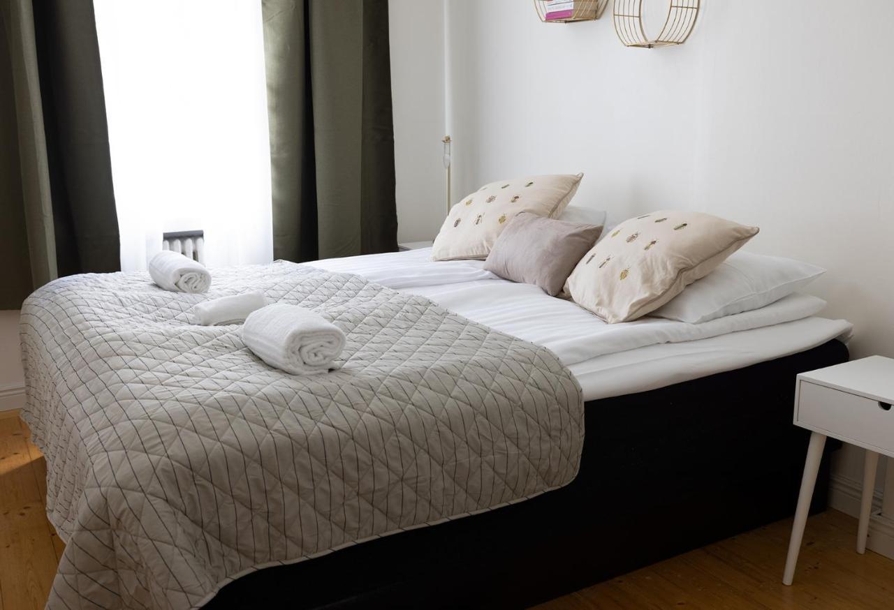 2ndhomes City Center 2br By The Finnish National Theatre With Balcony And Park View *